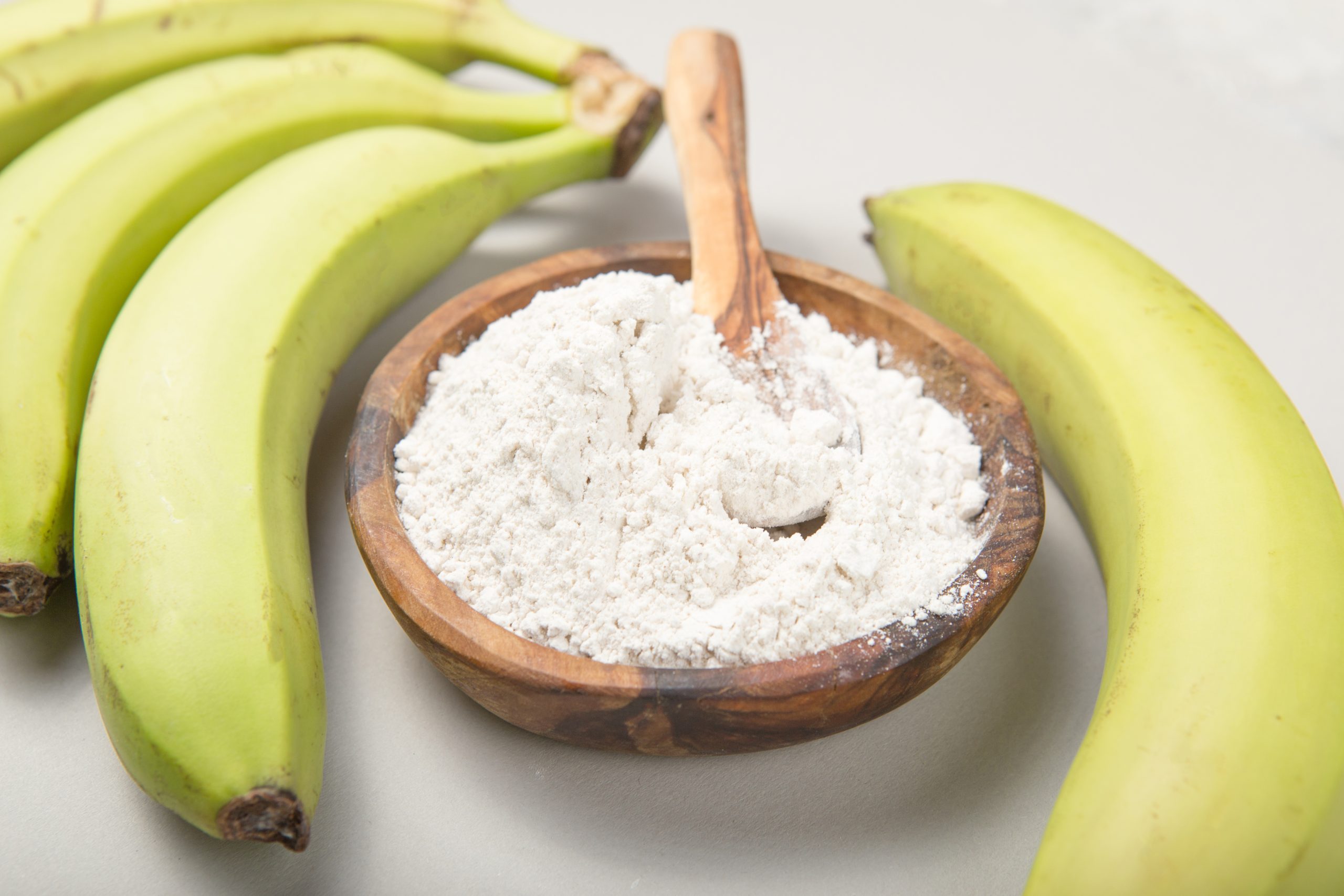 Raw and dried green bananas, plantain flour, resistant flour, pr Raw and dried green bananas, plantain flour, resistant flour, prebiotic food, gut health